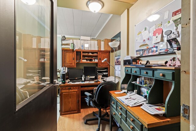 125 S Main St, Centerfield, UT 84622 - office space featuring light wood finished floors