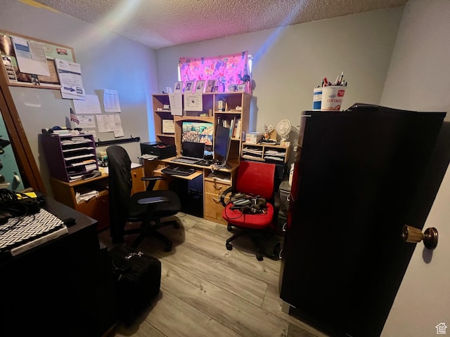 675 W 2550 S, Price, UT 84501 - office featuring a textured ceiling and wood finished floors