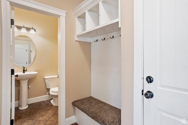 2131 S 1230 W, Syracuse, UT 84075 - mudroom featuring baseboards and a sink