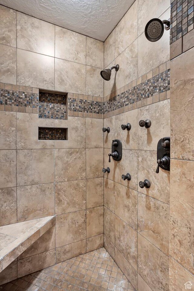 2131 S 1230 W, Syracuse, UT 84075 - bathroom with a tile shower