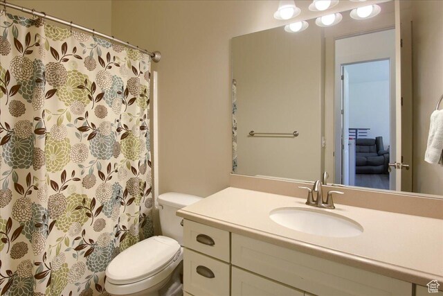 2832 S 1200 W, Syracuse, UT 84075 - full bath with vanity and a shower with curtain