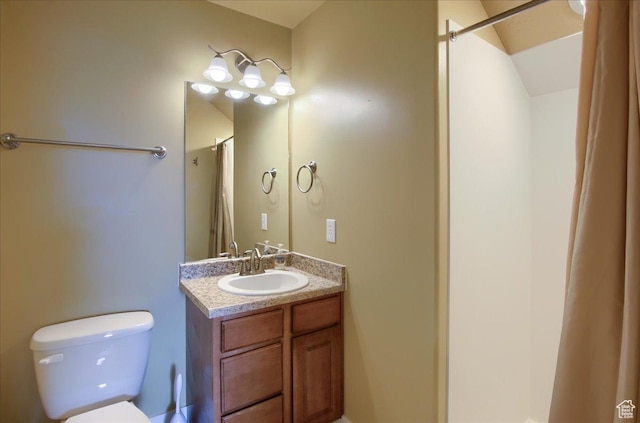 2832 S 1200 W, Syracuse, UT 84075 - full bath with vanity, a shower with shower curtain, and vaulted ceiling