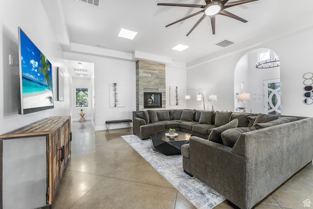 4582 S 1500 W, Hurricane, UT 84737 - living area featuring a ceiling fan, arched walkways, and concrete flooring
