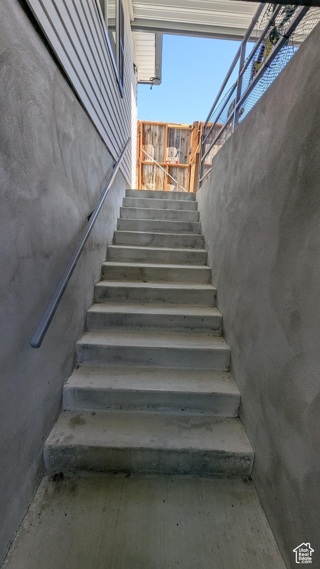 1584 E Petunia Way, Sandy, UT 84092 - view of staircase