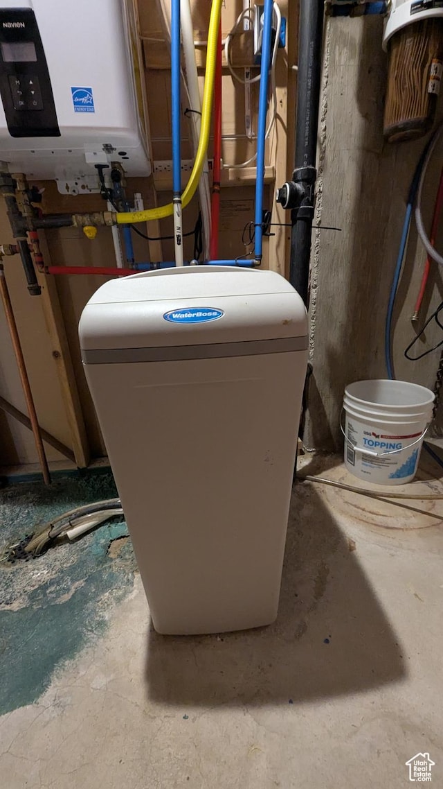 1584 E Petunia Way, Sandy, UT 84092 - utilities featuring tankless water heater
