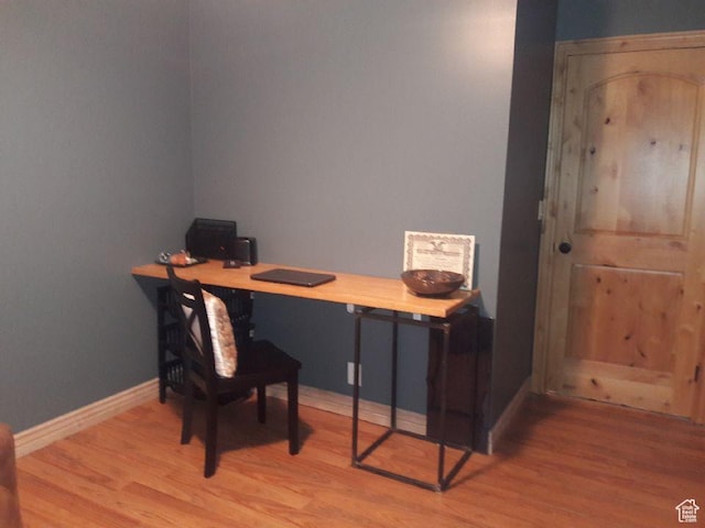 1584 E Petunia Way, Sandy, UT 84092 - office area featuring light wood finished floors and baseboards