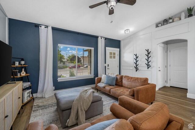 450 N 200 E, Lehi, UT 84043 - living room featuring arched walkways, wood finished floors, ceiling fan, and vaulted ceiling