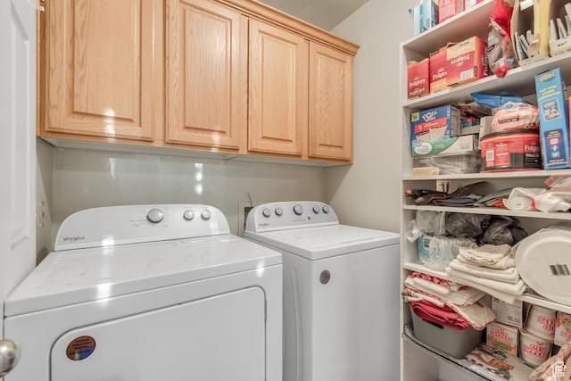 382 N Peach St, Santaquin, UT 84655 - laundry room with washing machine and clothes dryer and cabinet space