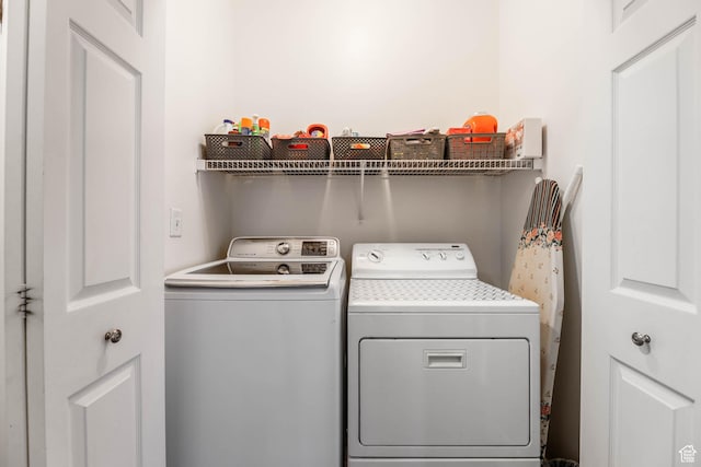 6743 W Spring Oak Dr, West Jordan, UT 84081 - laundry area with washer and dryer