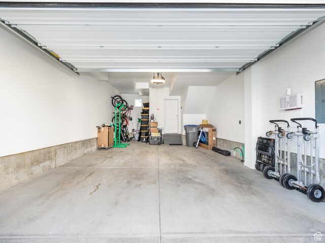 6191 W S Jordan Pkwy S Unit 286, South Jordan, UT 84009 - garage with a garage door opener