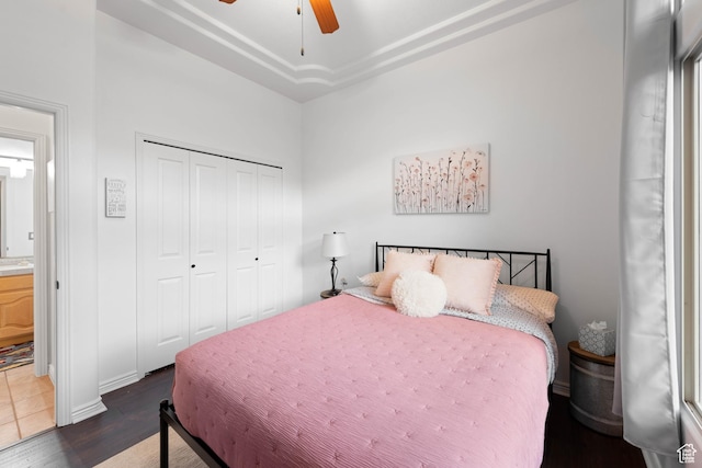 250 N Snow Canyon Dr Unit 16, Ivins, UT 84738 - bedroom featuring a closet, dark wood-style floors, and a ceiling fan