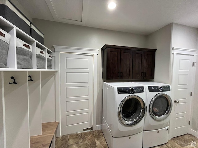 4053 W 3770 S, Wellsville, UT 84339 - laundry area featuring washing machine and clothes dryer and cabinet space