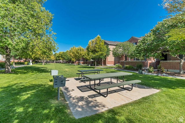 5436 W Brentford Ct, West Valley City, UT 84120 - view of home's community featuring a yard