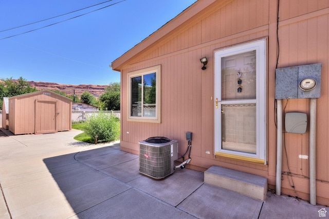 466 W Wingate Ave, Moab, UT 84532 - property entrance with a patio area
