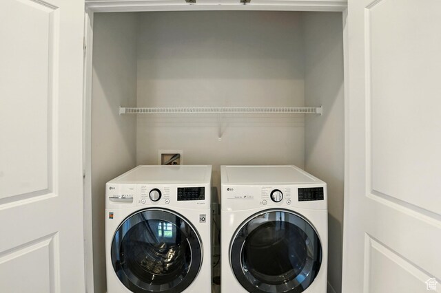 5254 W Burntside Ave, South Jordan, UT 84009 - laundry room with independent washer and dryer