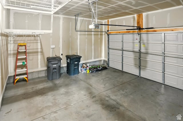 5254 W Burntside Ave, South Jordan, UT 84009 - garage with a garage door opener