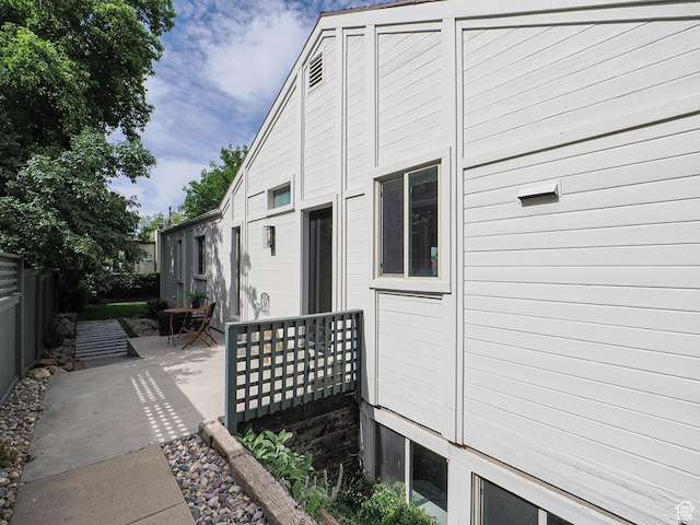 2512 E Redondo Ave S, Salt Lake City, UT 84108 - view of side of property with a patio