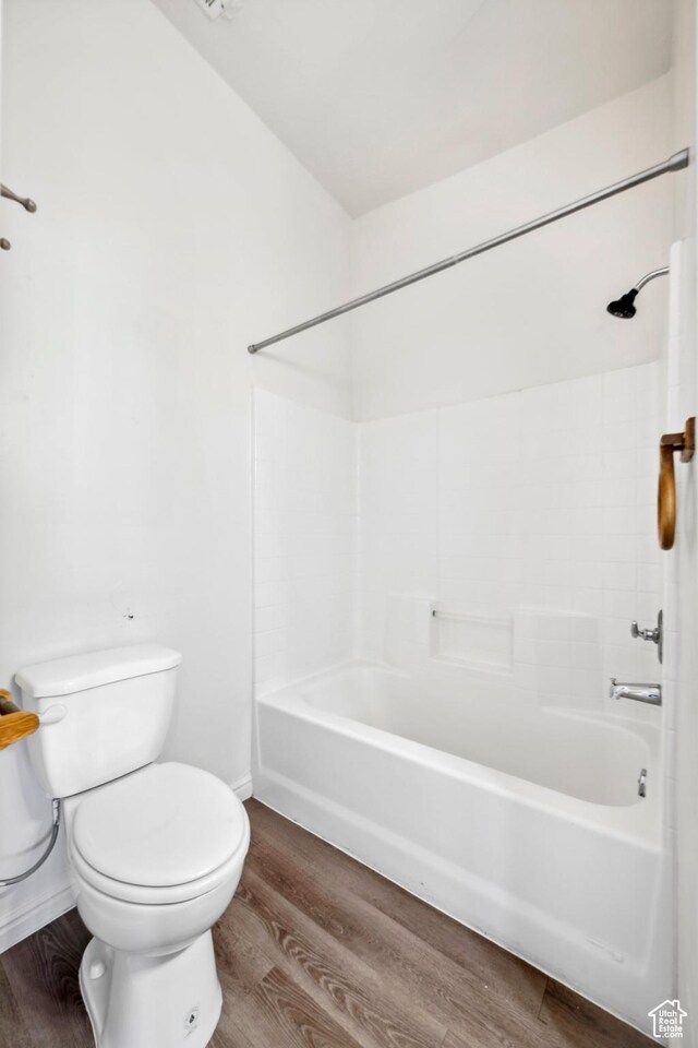 35 E 600 S Unit B202, Ivins, UT 84738 - full bathroom with wood finished floors and shower / tub combination