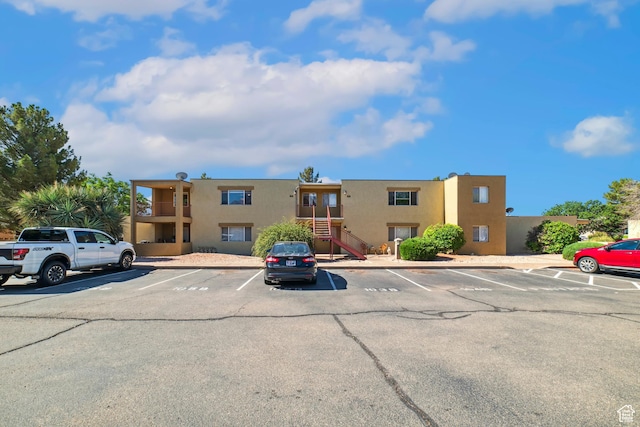 35 E 600 S Unit B202, Ivins, UT 84738 - view of property with uncovered parking