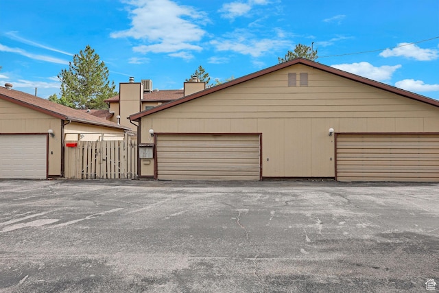 597 W Brookshire Dr, Ogden, UT 84405 - view of garage