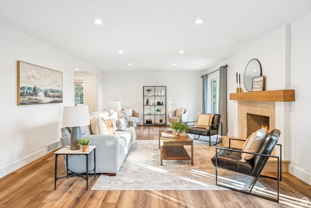 8816 S Alpen Way E, Cottonwood Heights, UT 84121 - living room featuring healthy amount of natural light, light wood-style flooring, and recessed lighting