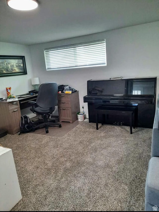 1018 E 40 N, Springville, UT 84663 - home office featuring carpet