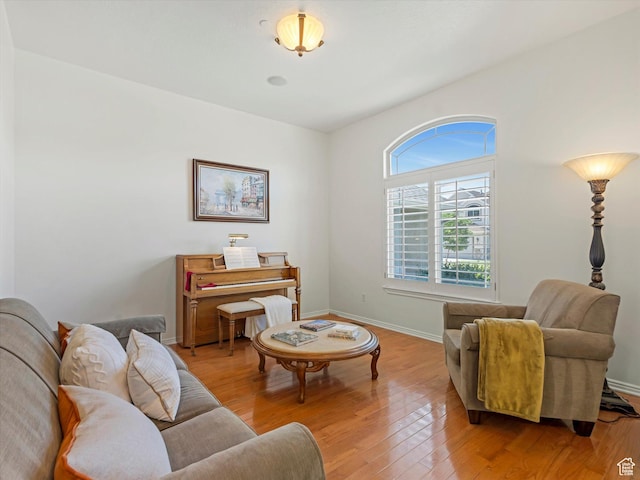 1639 E Lone Oak Dr, Draper, UT 84020 - living area featuring light wood-type flooring