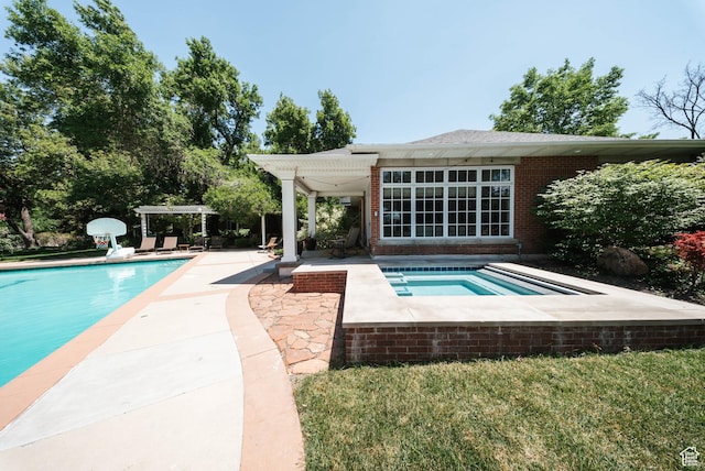 1734 E Spring Ln, Holladay, UT 84117 - swimming pool with an in-ground hot tub and a patio area
