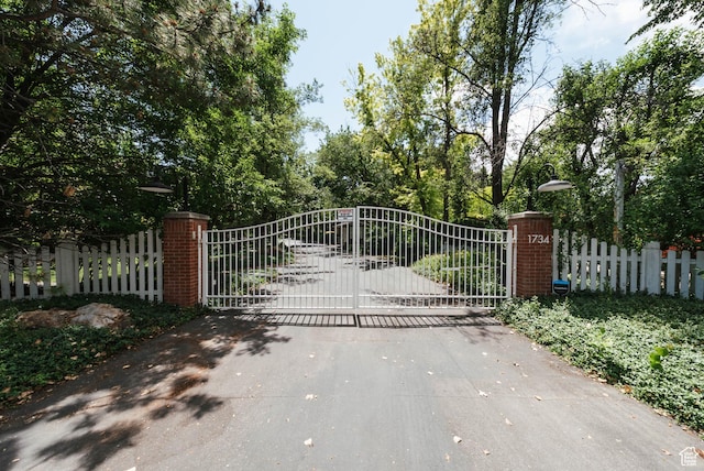 1734 E Spring Ln, Holladay, UT 84117 - view of gate