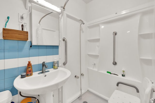 1579 S 1000 W, Salt Lake City, UT 84104 - full bathroom featuring backsplash and tile walls