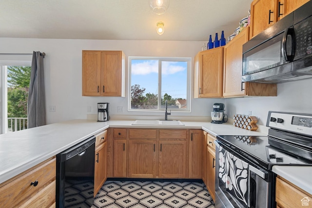 387 W 1900 S, Clearfield, UT 84015 - kitchen featuring black appliances and light countertops
