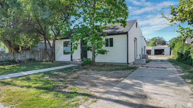540 E 400 N, Spanish Fork, UT 84660 - view of front facade with entry steps, driveway, and roof with shingles