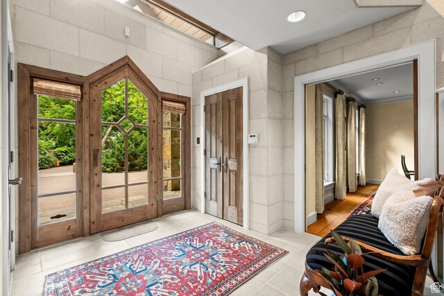 6033 S 2300 E, Holladay, UT 84121 - entrance foyer with light tile patterned floors
