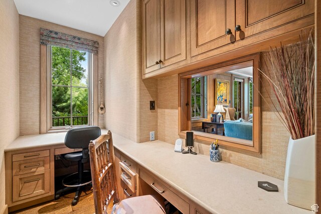 6033 S 2300 E, Holladay, UT 84121 - office featuring built in desk