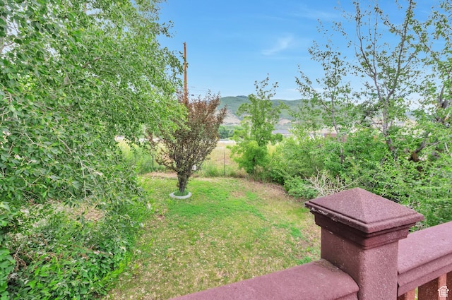 1162 N Newport Ln E, Kaysville, UT 84037 - view of grassy yard featuring a mountain view