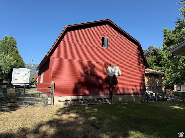 48 S Flint St, Kaysville, UT 84037 - view of side of property with a gambrel roof