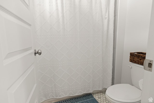 855 E Snap Dragon Ln, Fruit Heights, UT 84037 - full bathroom featuring a shower with curtain