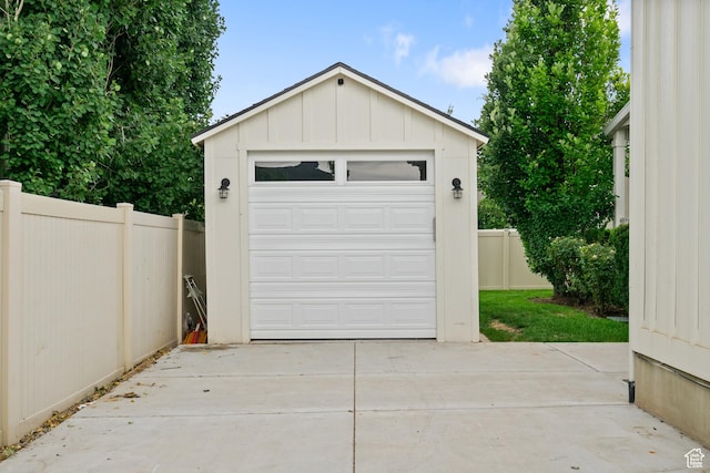 855 E Snap Dragon Ln, Fruit Heights, UT 84037 - detached garage featuring driveway