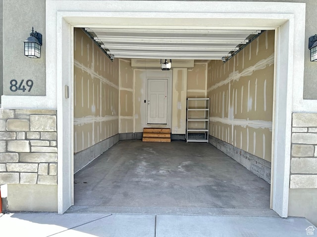 849 N Gleneagles Ct W, Tooele, UT 84074 - garage with a garage door opener