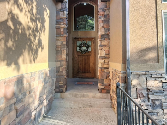 520 Lacey Way N, Salt Lake, UT 84054 - view of exterior entry with stone siding