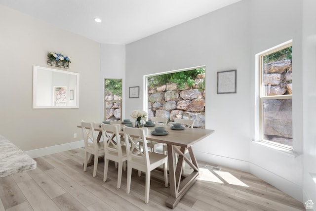 520 Lacey Way N, Salt Lake, UT 84054 - dining space featuring light wood-style floors and recessed lighting
