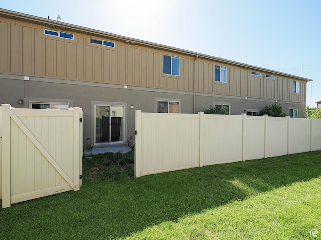 6900 S Village Haven Ln W, Midvale, UT 84047 - back of property