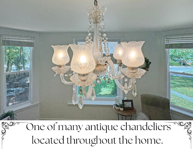 79 S 300 E, Farmington, UT 84025 - detailed view of a chandelier