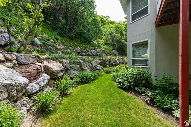 561 S Woodland Dr E, Farmington, UT 84025 - view of green lawn
