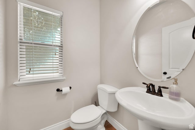 3179 W Hayden Ridge Way S, Riverton, UT 84065 - half bath featuring a sink and baseboards