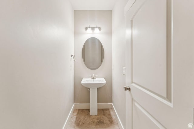 11103 S Kiwano Way W, South Jordan, UT 84009 - bathroom featuring baseboards