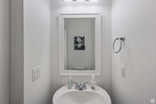5680 W Pelican Ridge Ln, Salt Lake City, UT 84118 - bathroom featuring a sink