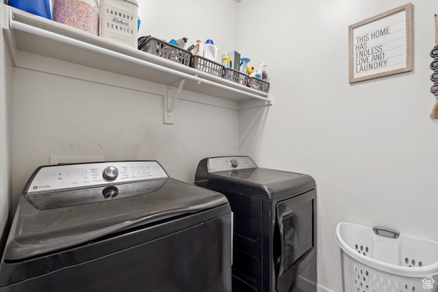 6228 N Boulter Peak Ln, Eagle Mountain, UT 84005 - laundry room with washing machine and dryer