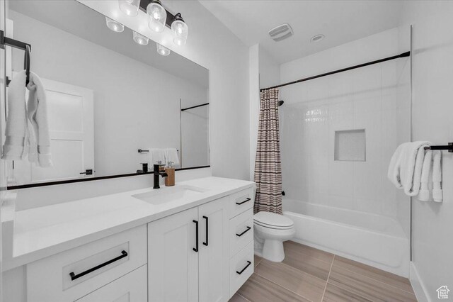 529 E 4290 S, Washington, UT 84780 - bathroom featuring vanity and shower / bath combo