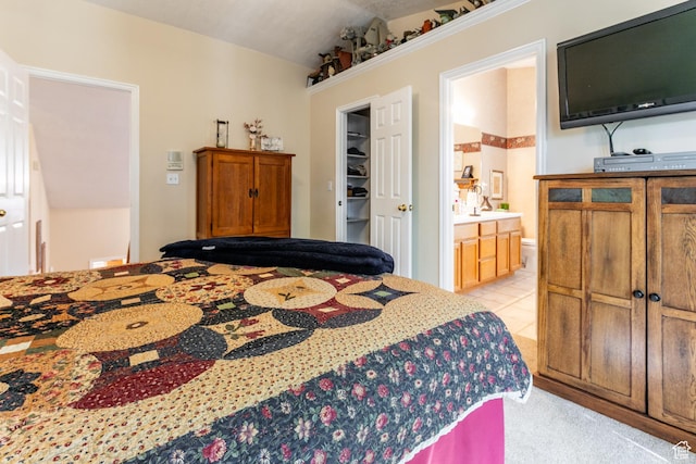 11805 S Sunset Ponds Dr Unit 5, Draper, UT 84020 - bedroom with connected bathroom, a spacious closet, and light carpet